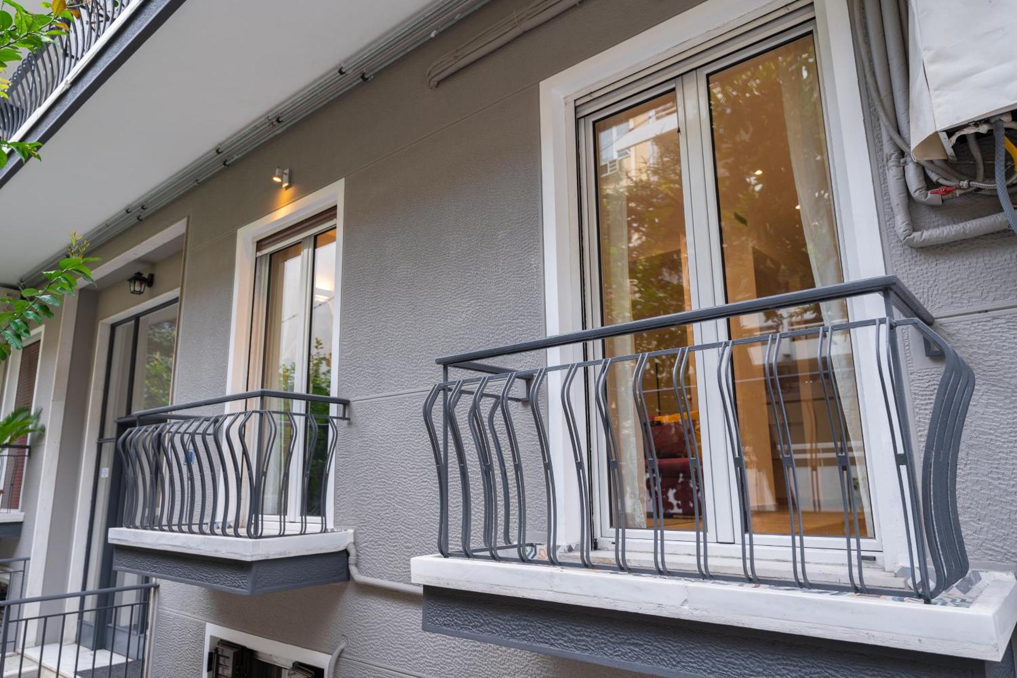 Spacious Modern Apartment In Athens Near Metro エクステリア 写真