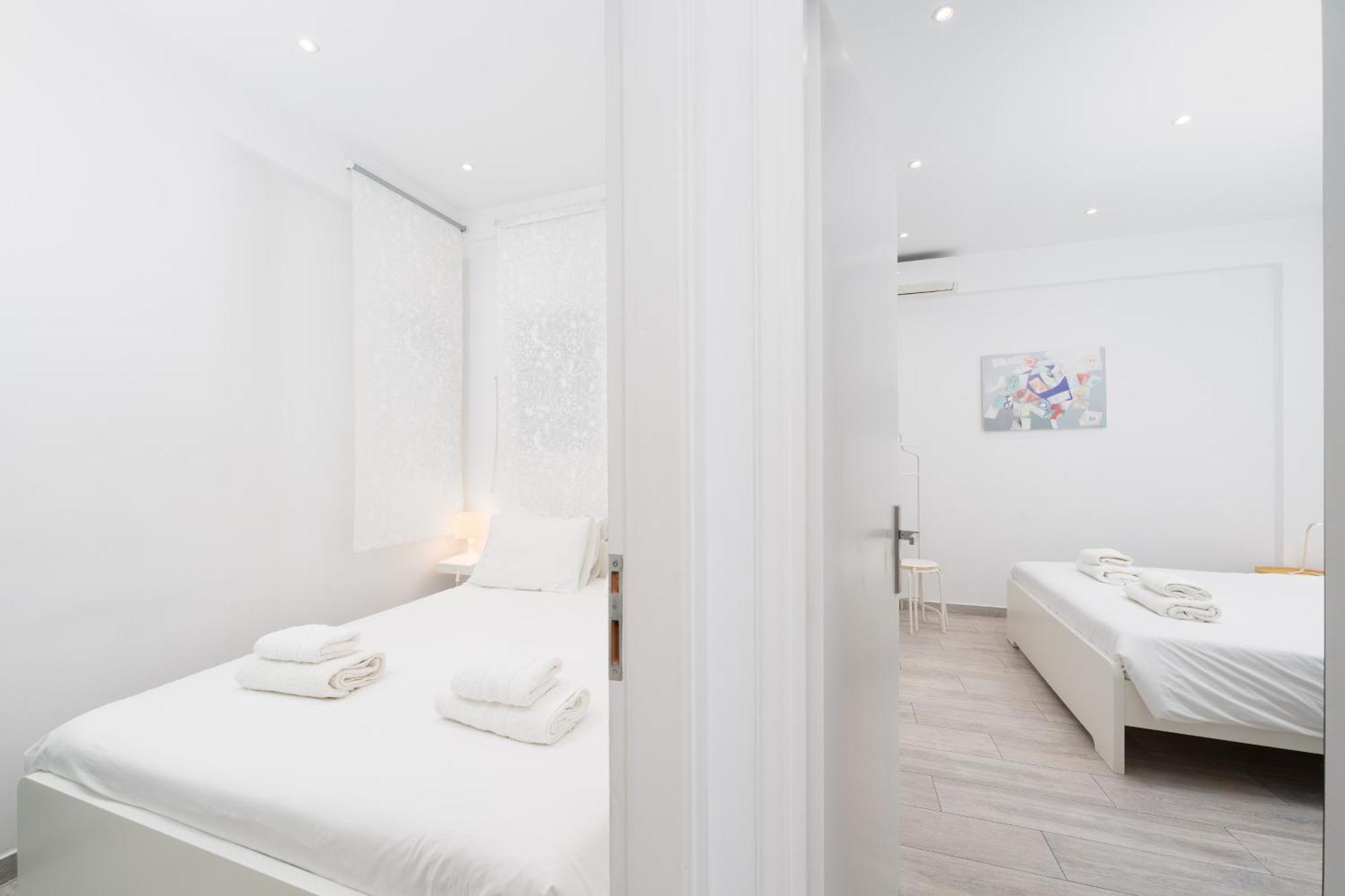 Spacious Modern Apartment In Athens Near Metro エクステリア 写真