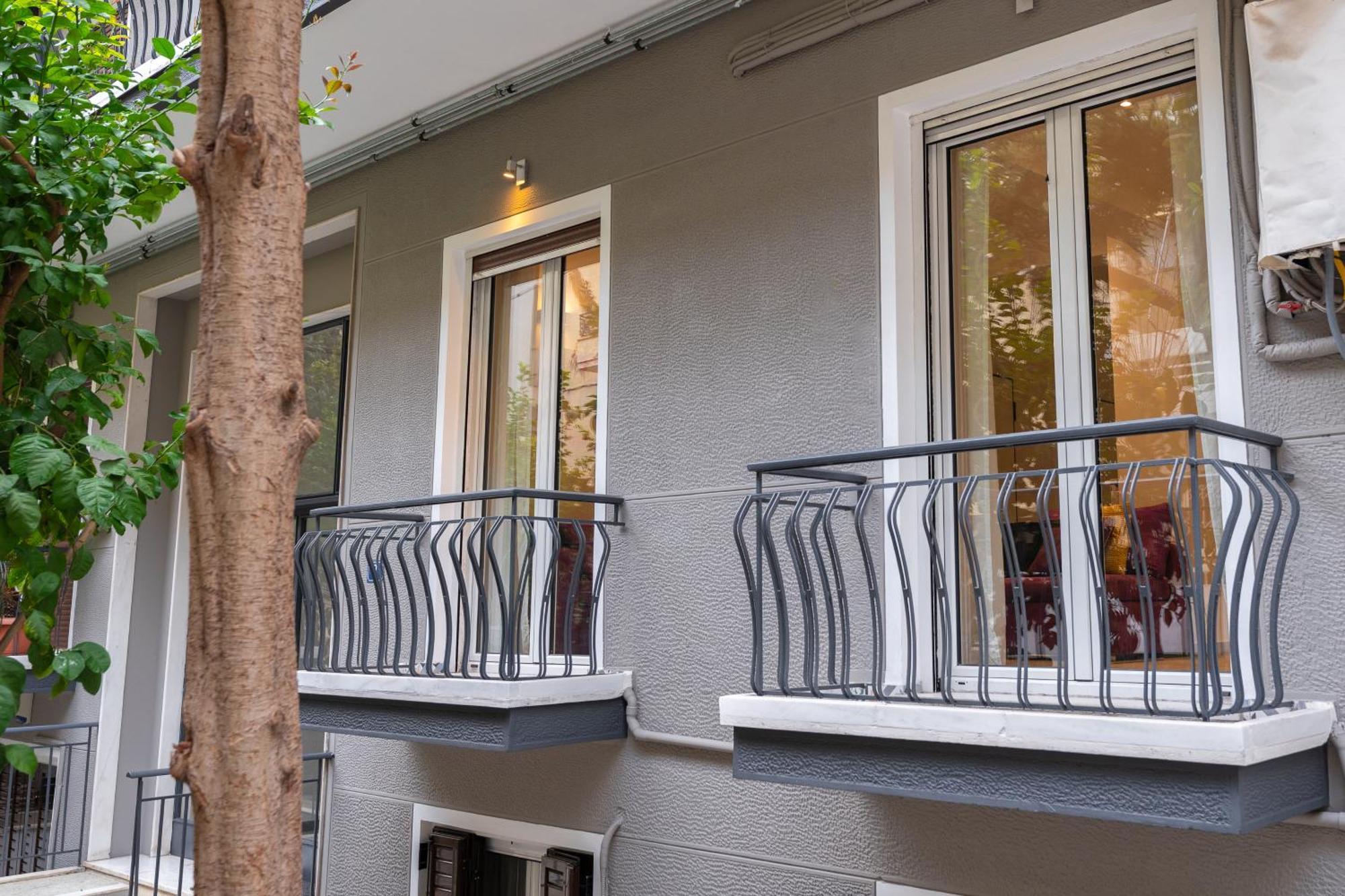 Spacious Modern Apartment In Athens Near Metro エクステリア 写真